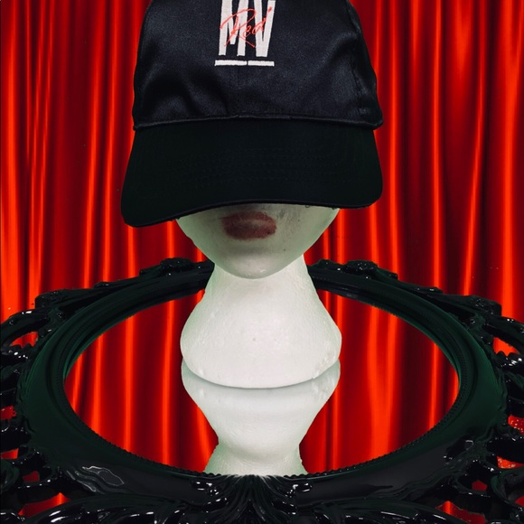 MVRed Caps - Picture 4 of 5